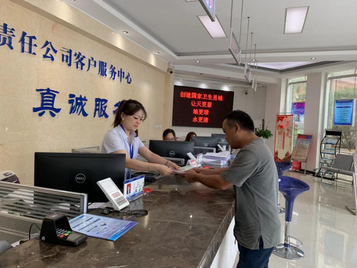 你我手牽手，爭做文明星