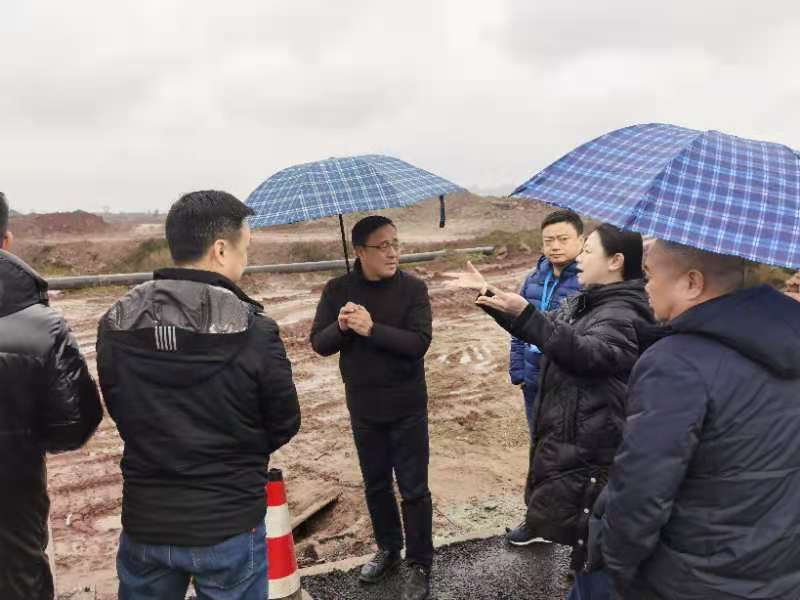 集團(tuán)公司黨委書記、董事長周燕賓率隊調(diào)研臨港供水保障工作