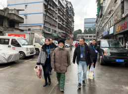 節(jié)前慰問送溫暖，情系下渡口社區(qū)困難群眾