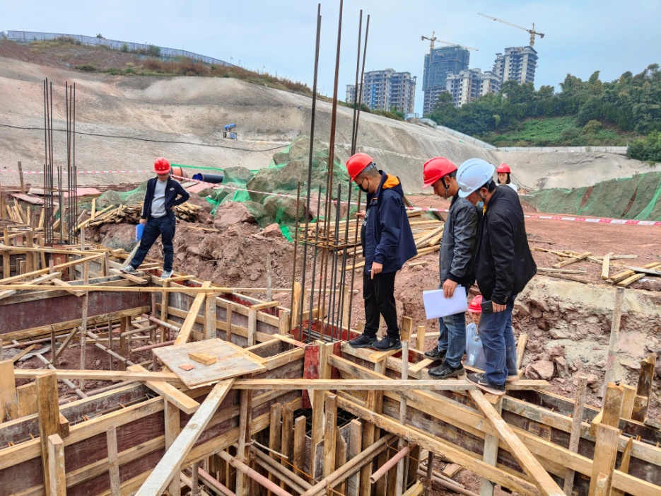 抓落實(shí)，嚴(yán)控工程建設(shè)質(zhì)量安全